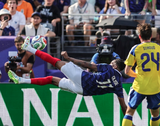 Bleus triomphants : Une masterclass collective face à la Suède